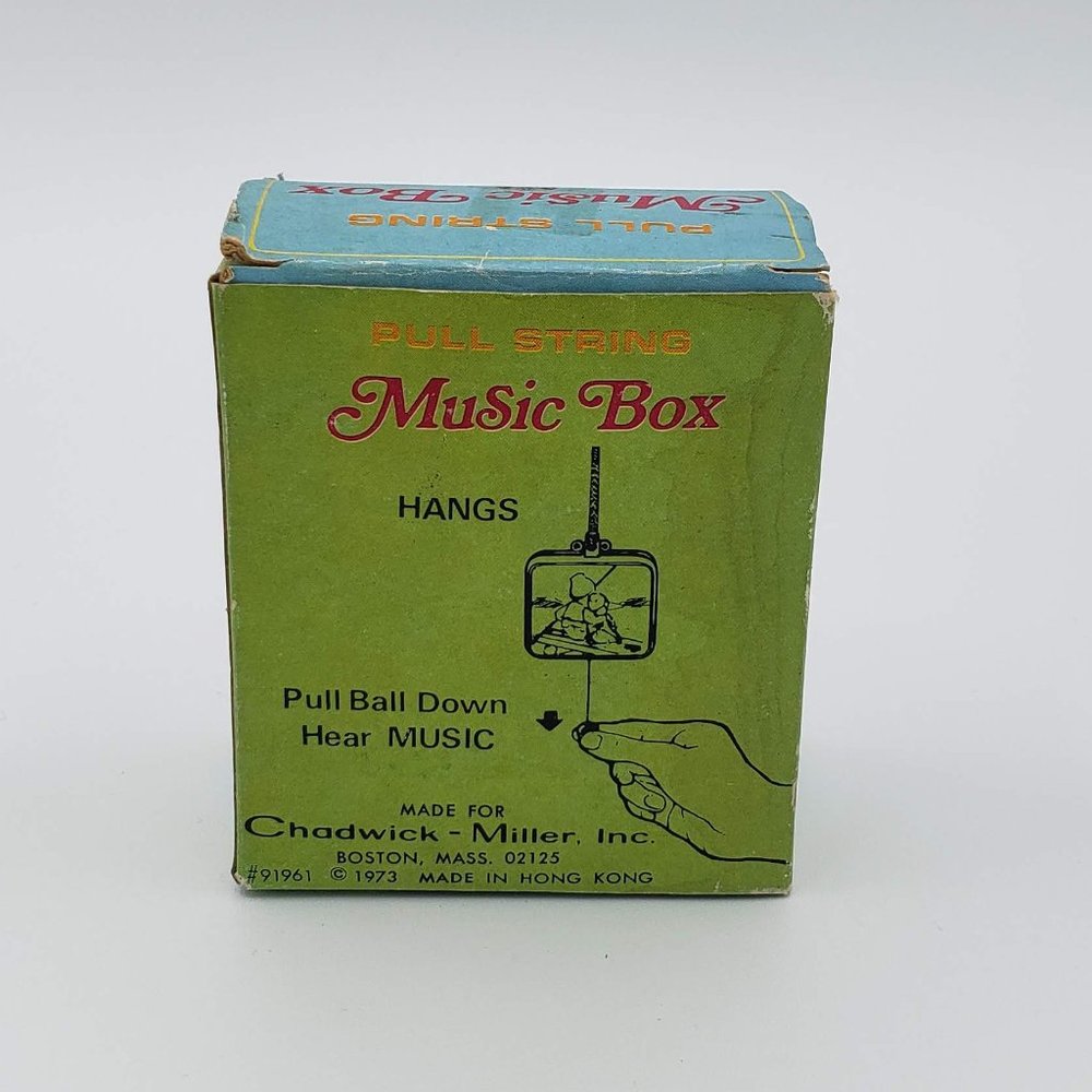 Chadwick & Miller 1973 Vintage Pull String Music Box - Plays "Love Story" Song - Picture 2 of 6